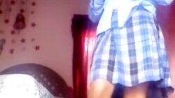 Deliciosa Colegiala Putipobre + vídeo Desnudita