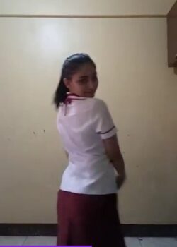 Estudiante Flaquita Y Bien Sabrosa + Vídeo Full