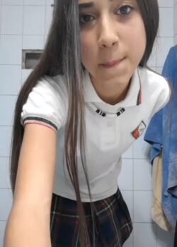 Estudiante flaquita y Ricolina + Video